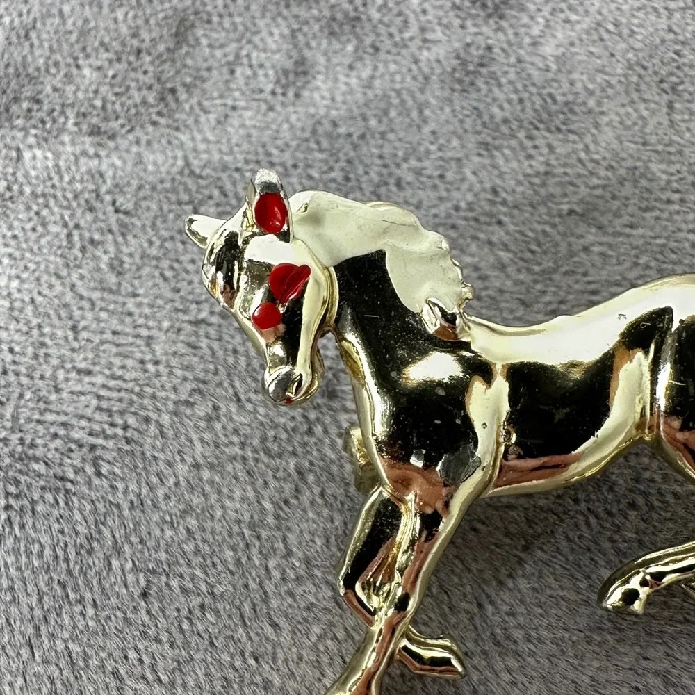 Gold Tone Galloping‎ Horse Brooch Red White Enamel Accents Animal Pin Costume